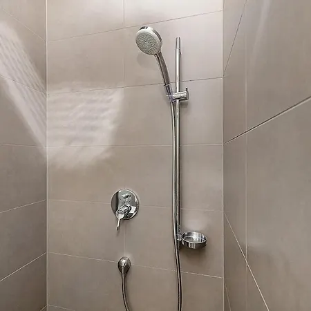 Stunning 2 Bed In Prime Location شقة براغ