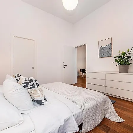 Stunning 2 Bed In Prime Location *