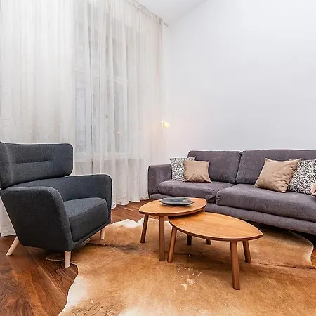 Stunning 2 Bed In Prime Location Praga